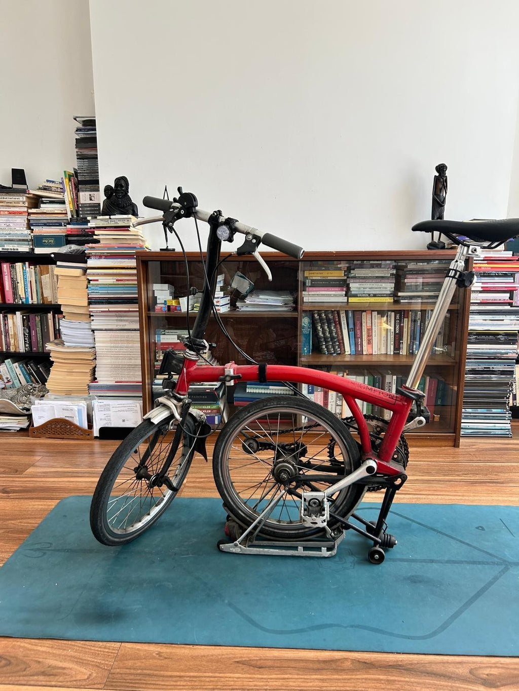 Brompton M3L 3-Speed Folding Bike – Red – Good Condition