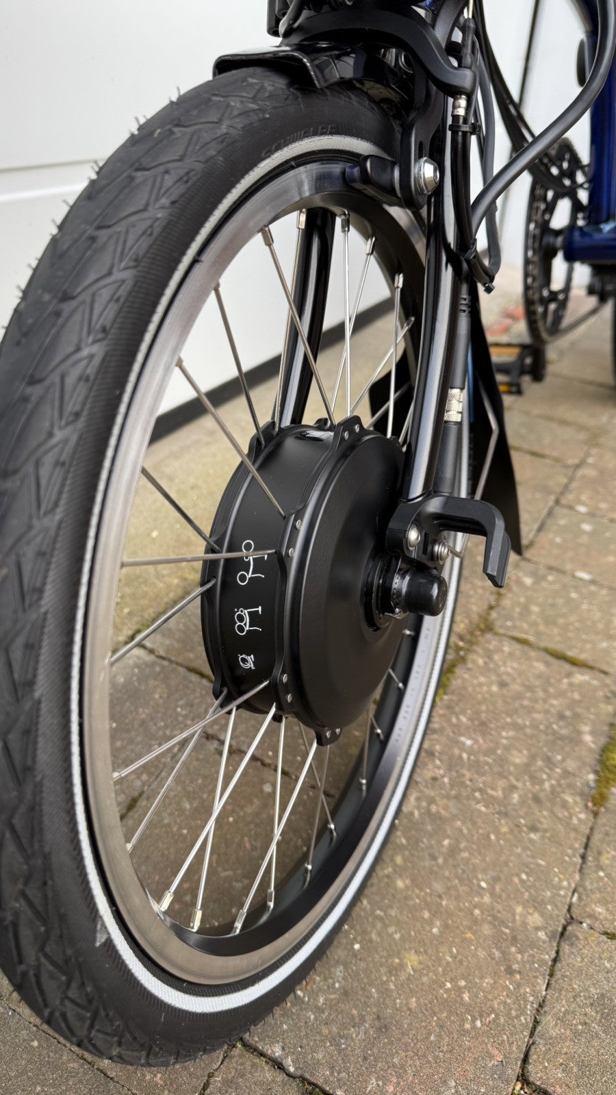 Brompton - C Line E-Folding Bike - M6L -Bolt Blue Lacquer - Near Mint Condition