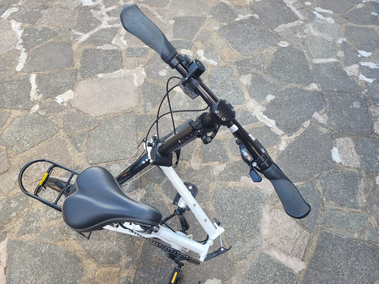 Carrera Transit Folding Bike 20” Wheels 8 Speed Alloy Frame Rack LOCAL DELIVERY