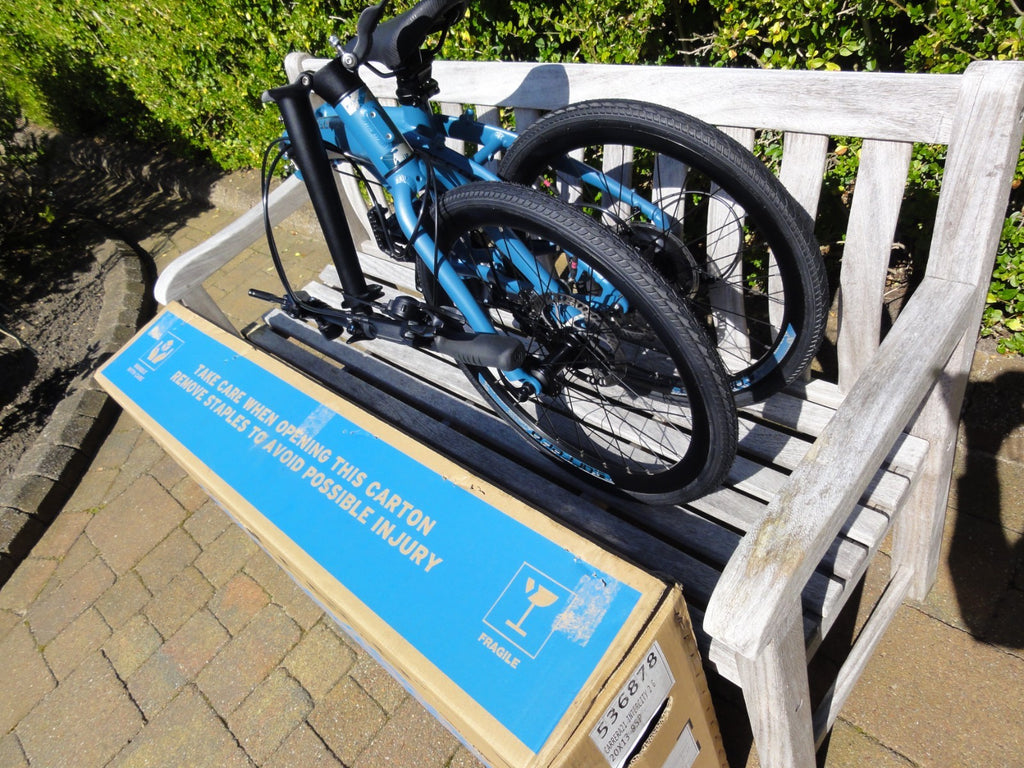 CARRERA INTERCITY DISC 9-SPEED FOLDING BIKE - MINT++