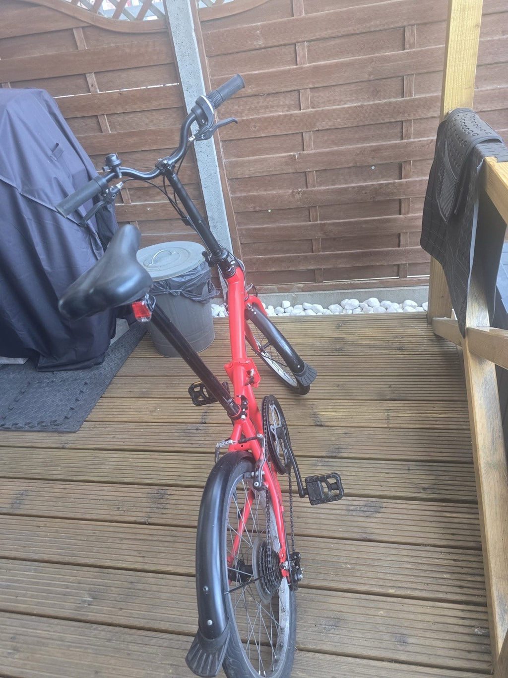 B’TWIN 20in Red Folding Bike V-Brake Mudguards Kickstand Grip Shifter