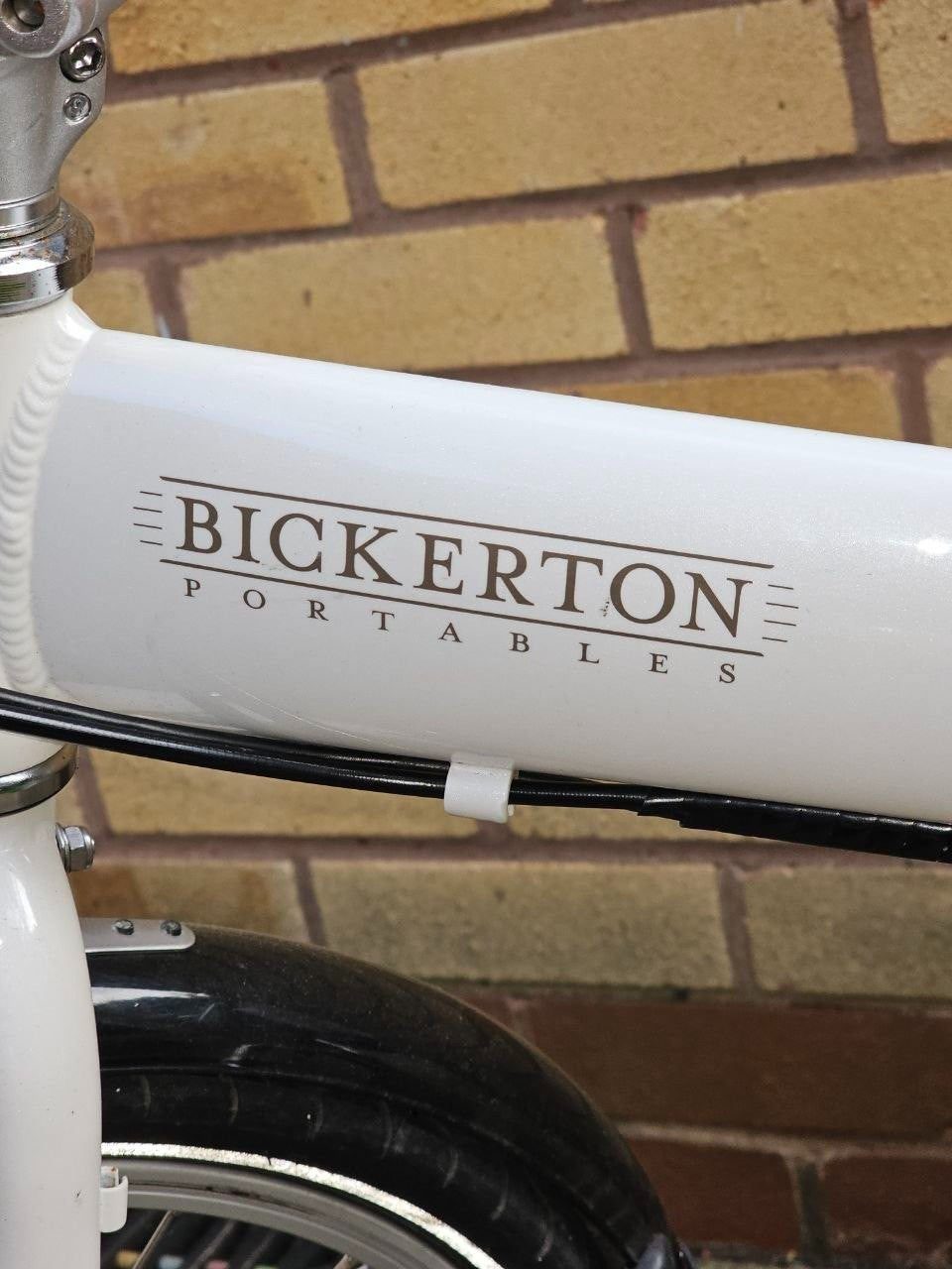 Bickerton Junction 1607 Foldable Bike White 20 Inch Wheels perfect condition
