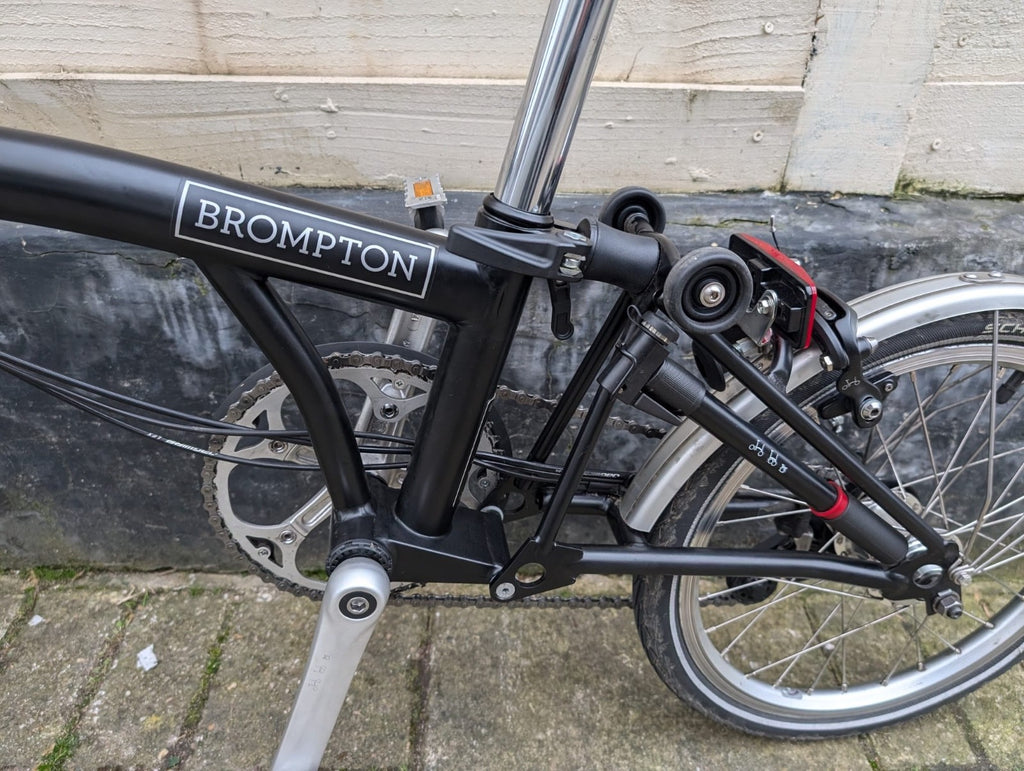 Brompton C Line mid 6 Speed M6L Folding bicycle in Black -used recently serviced