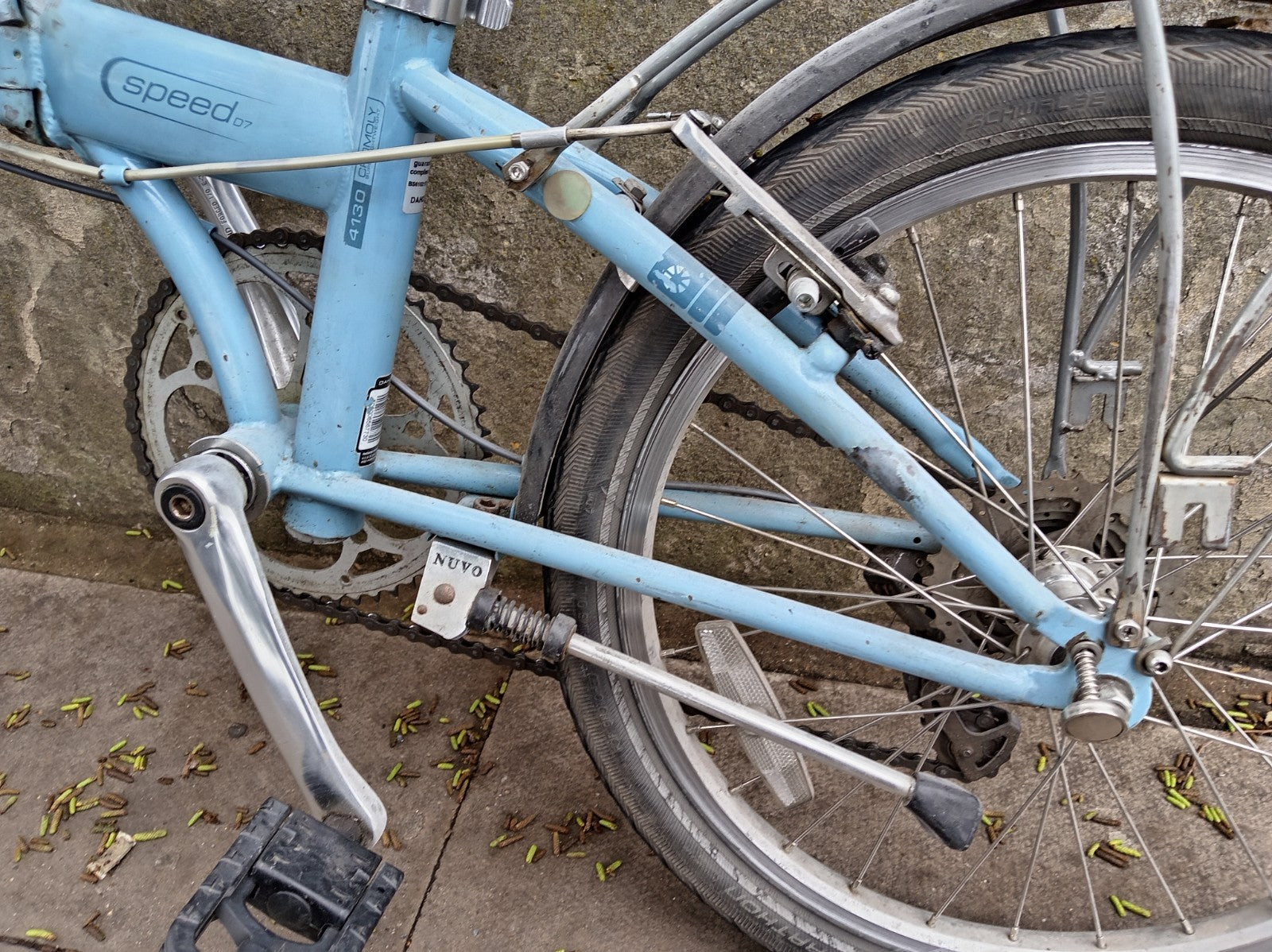 Dahon Speed D7 Folding Bike 7-Speed with extras,u-lock, pannier bag, light, bell