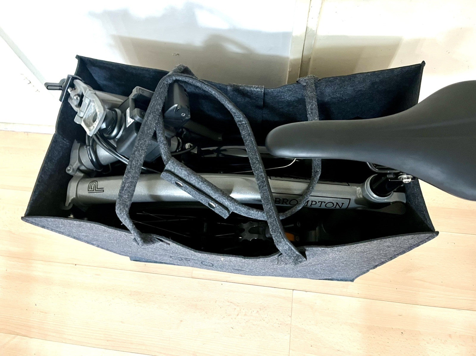 Brompton P Line 2023 4-Speed, Storm Grey, Mid Handlebar