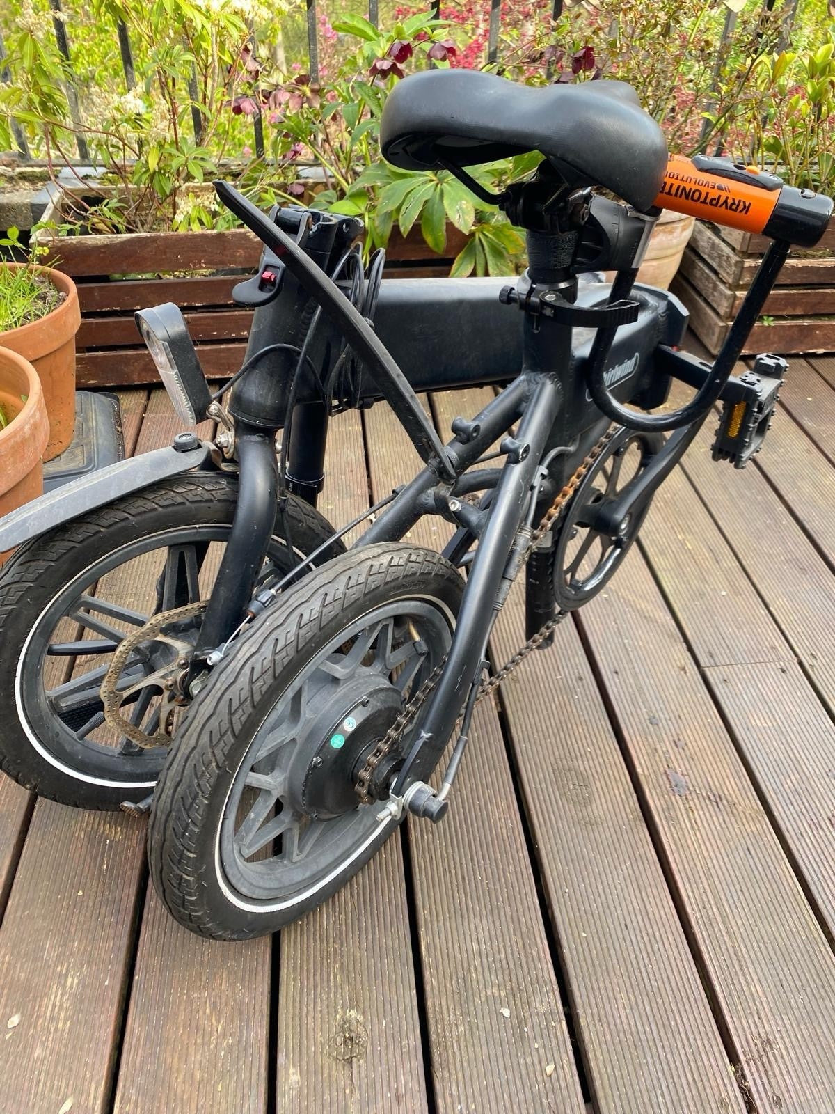 Whirlwind Foldable Bike 14in Black 250W 25km/h Mechanical Disc