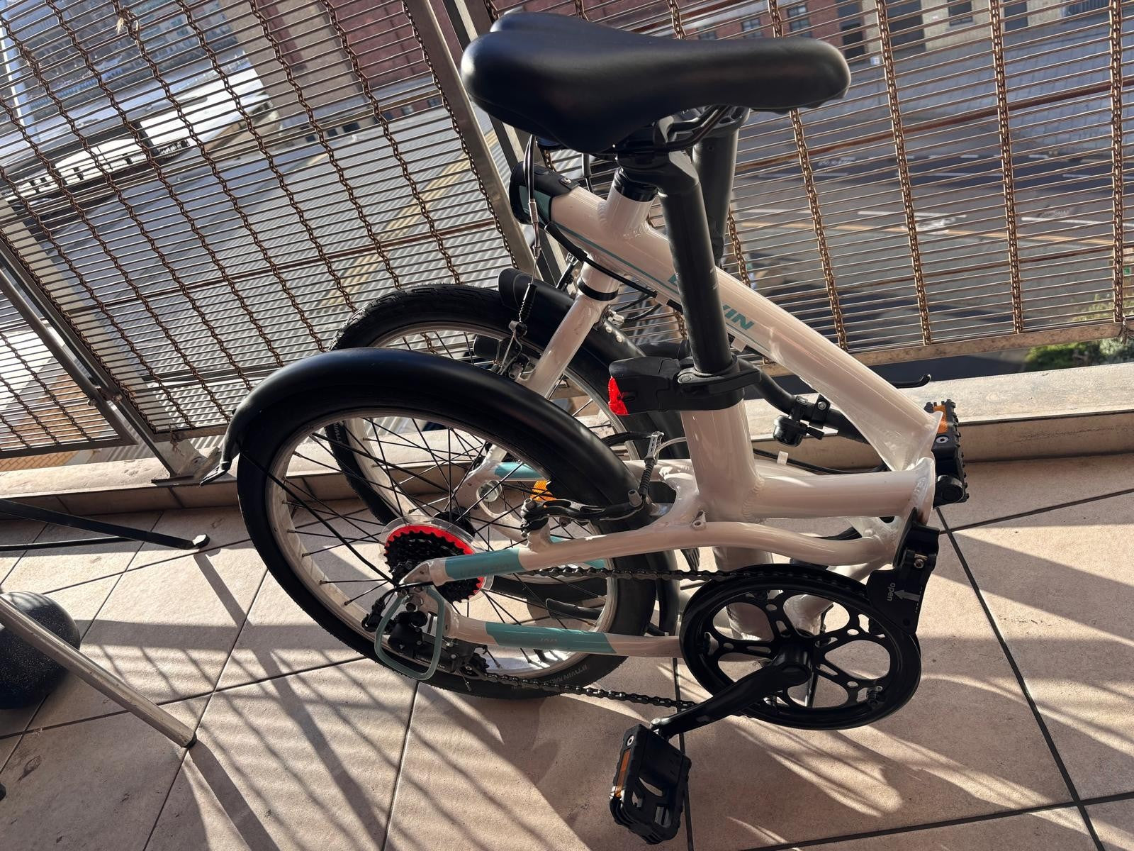 BTWIN white and blue folded bike Good Condition Folded: 78 × 66 × 36 cm