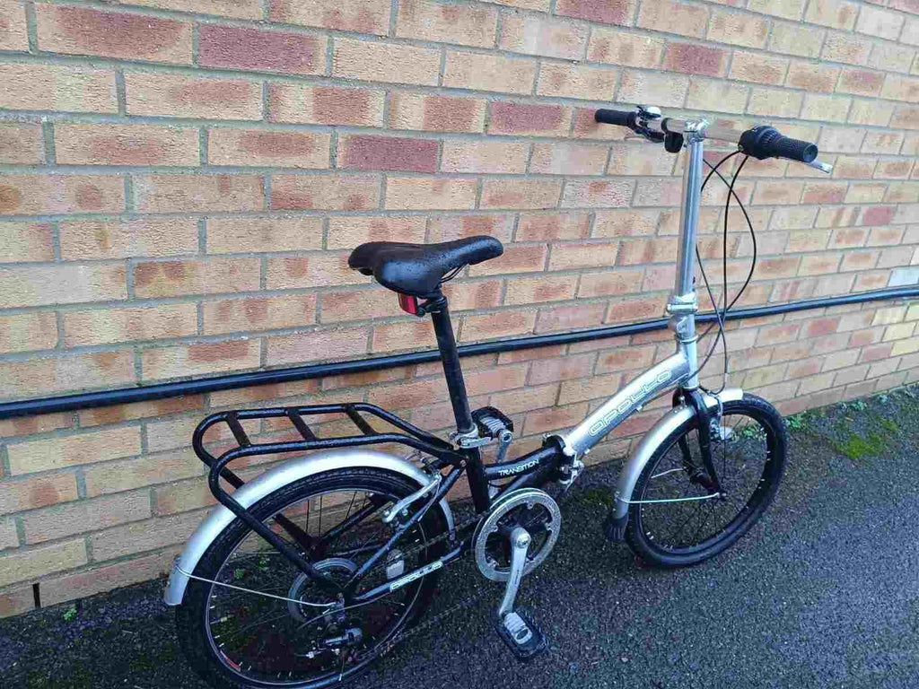 Aluminium Apollo Transition folding bike in good condition with a comfort saddle