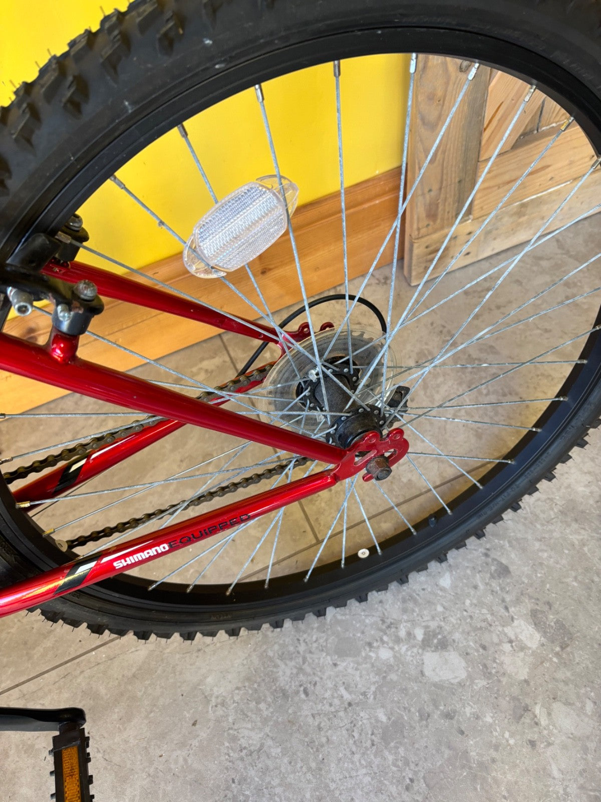 2 x Adults Apollo shimano bicycles, 1 Fued and 1 Spiral. 1 x adults folding bike