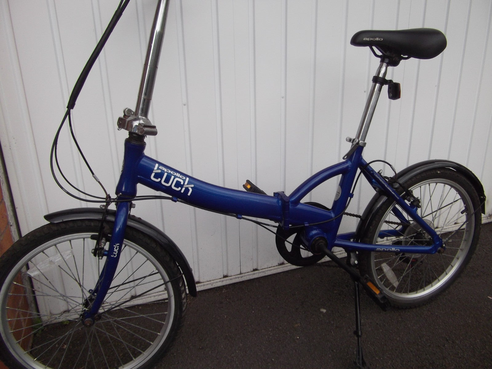 Apollo Tuck Folding Bike 20in Blue 6-Speed V-Brake Kickstand