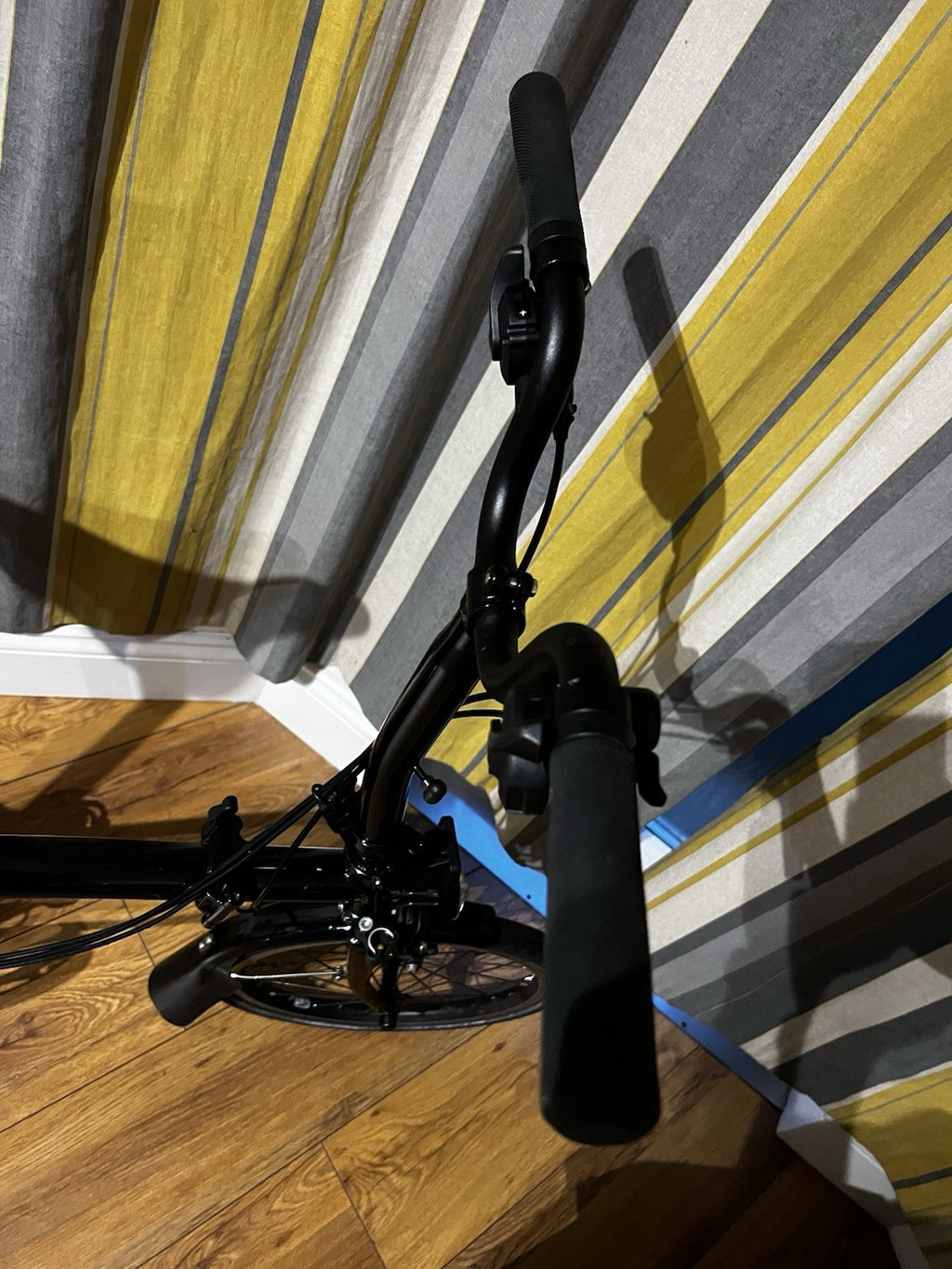 Brompton 6-Speed Black edition with panier rack and roller wheels