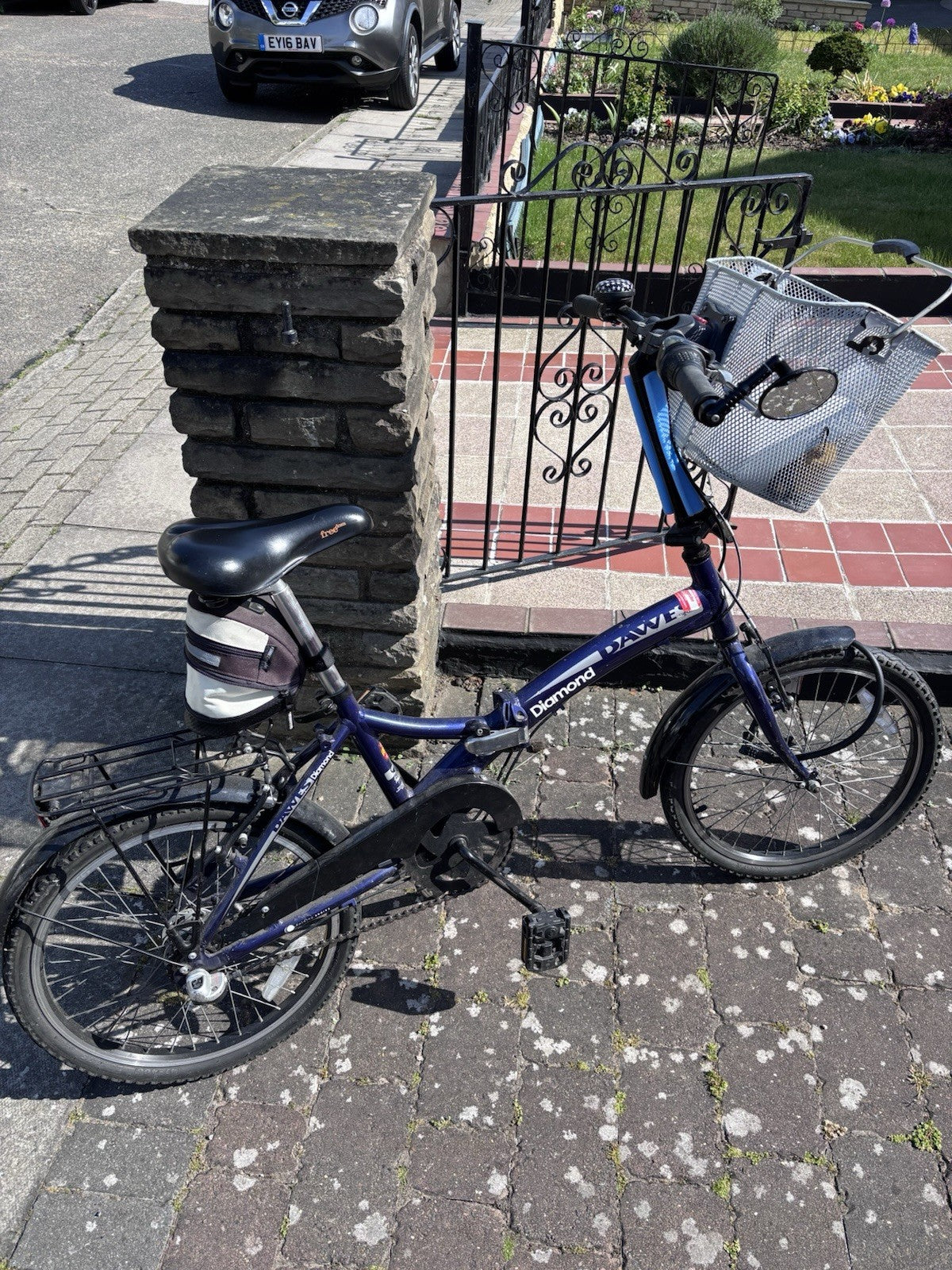Folding Bike Diamond Dawes 3 Speed Rear Hub, Basket, Saddle Bag.