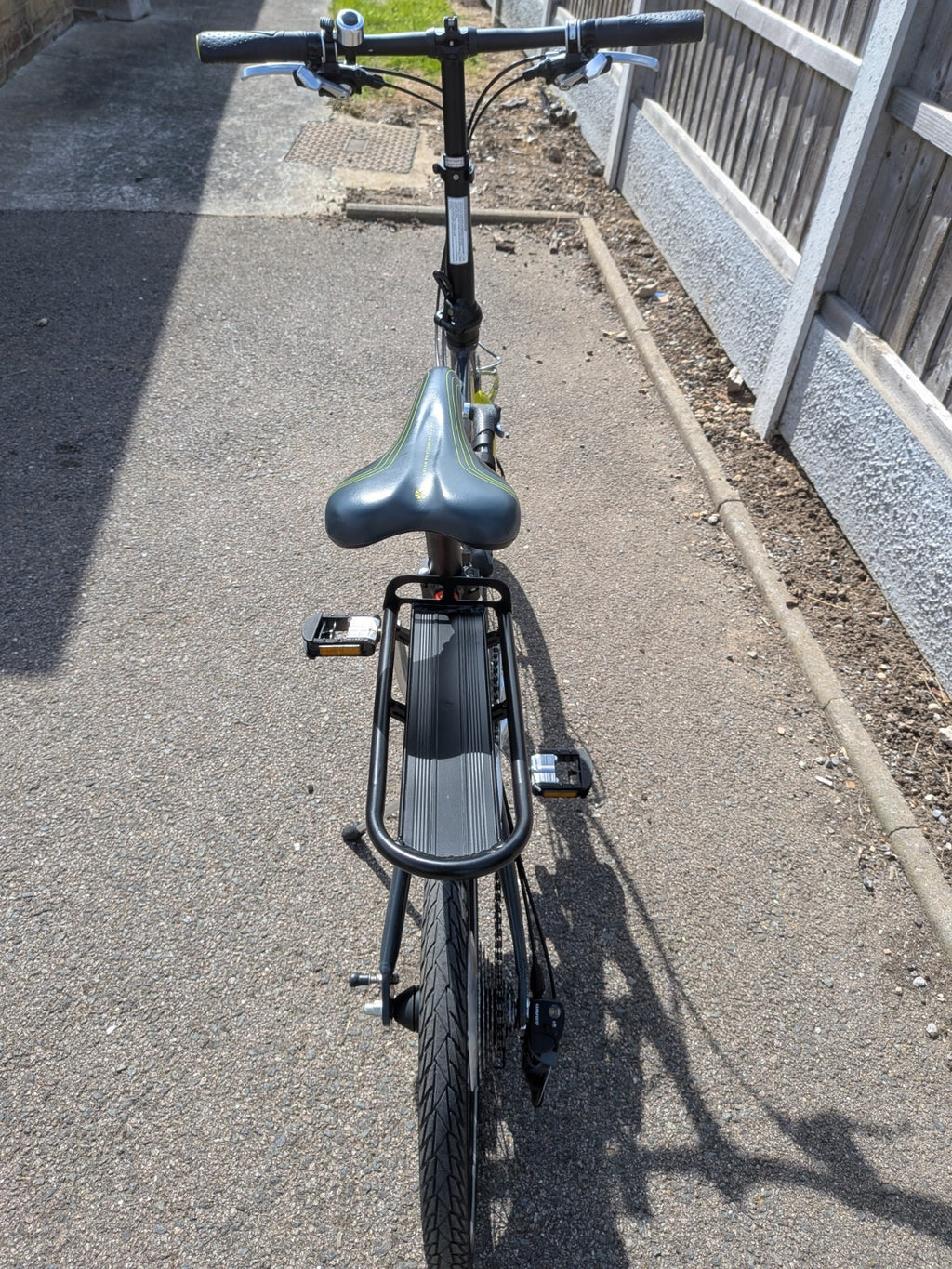 Dahon Mu P27 Folding Bicycle, 27 Gears,20" Wheels,Carry Bag. Warehouse Find.L@@K