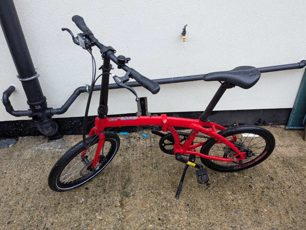 Carrera Intercity 20-inch Disc 8-Speed Folding Bike Red