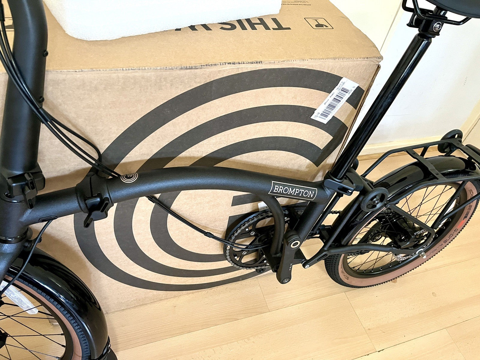 Brompton G Line 2026 with Roller Frame - 8-speed, Space Black, Medium