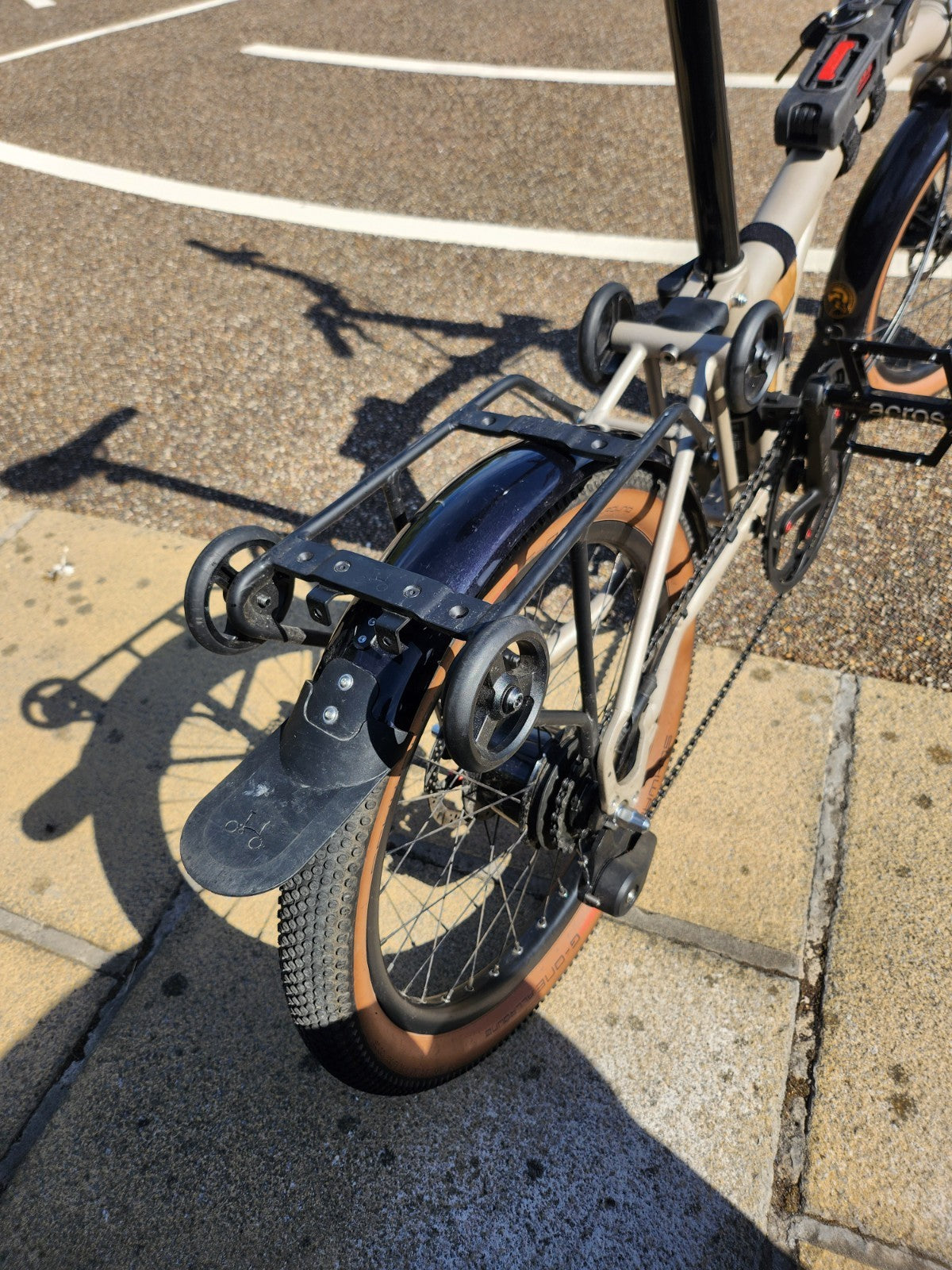 Brompton G Line Medium / Large Folding Bike 8-Speed, Traildust White
