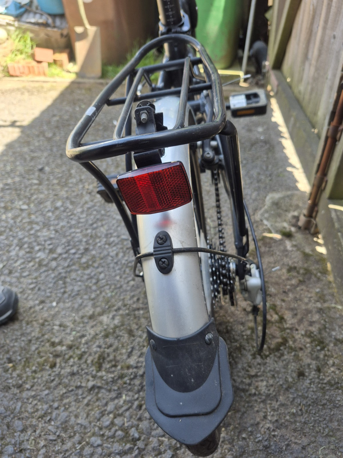 Carrera folding 8 speed bike 20 inch wheels