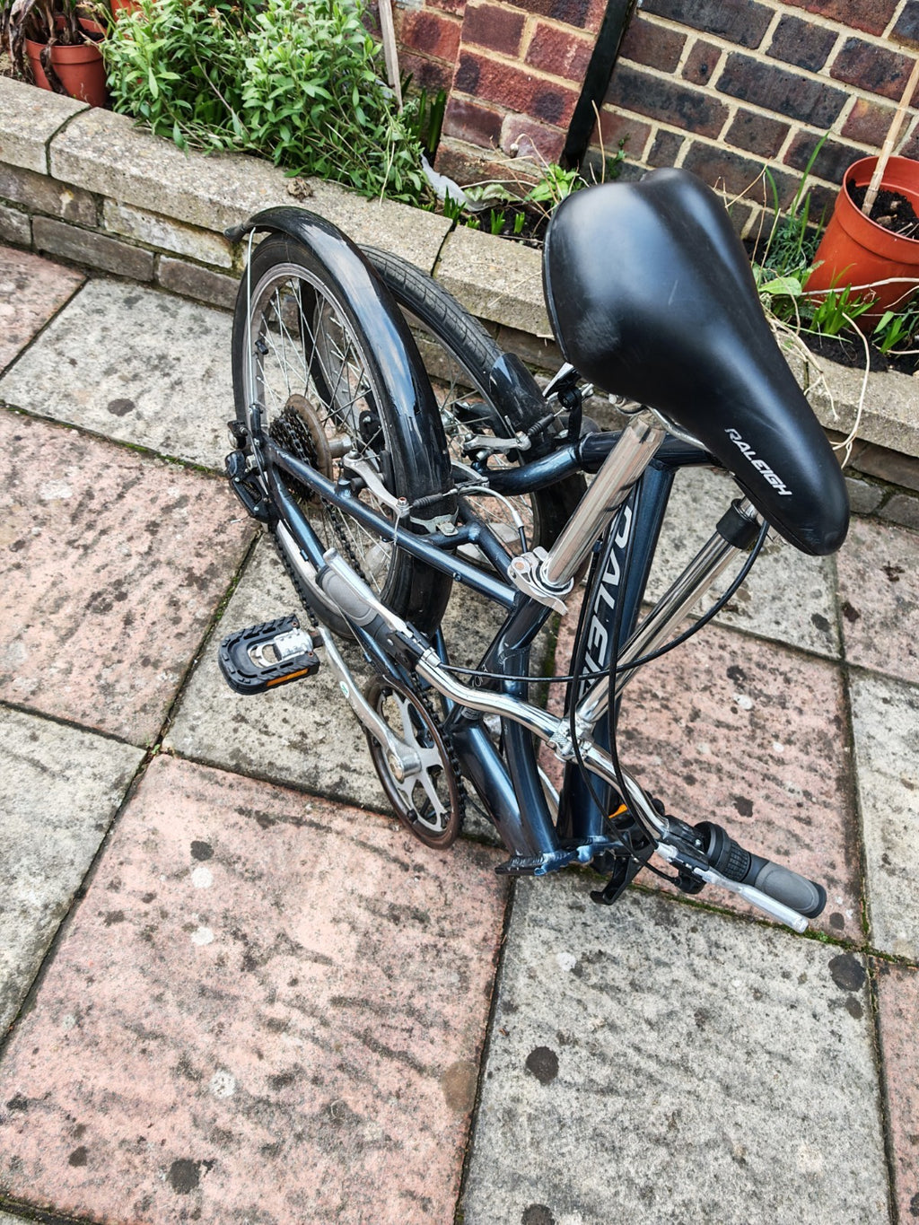Raleigh Evo7SP Folding Bike 20-inch Wheels Great Condition