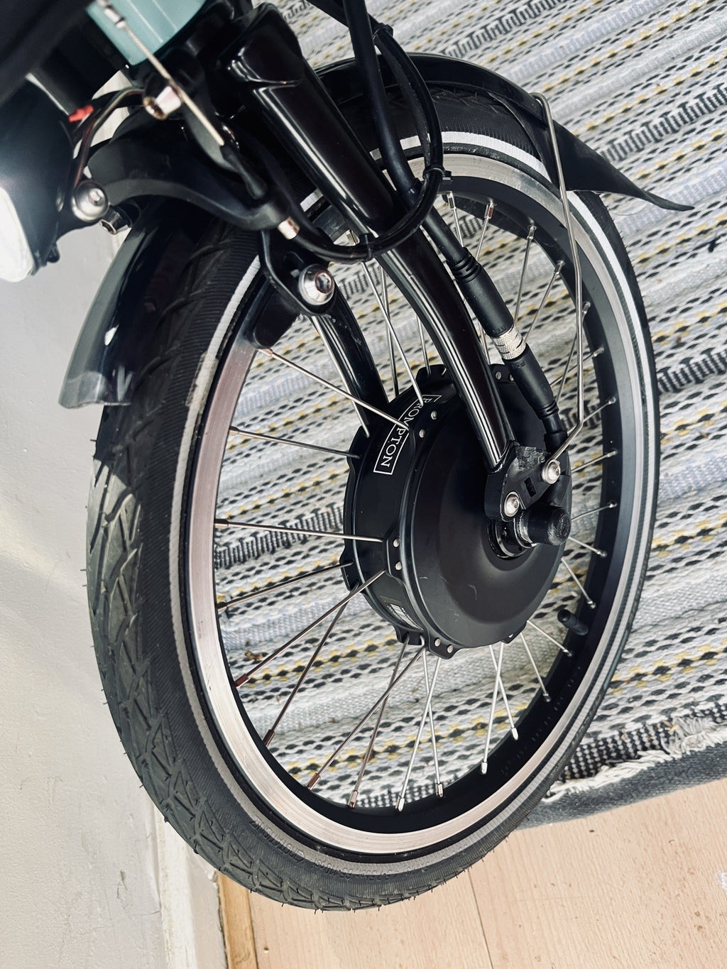 Brompton C Line Electrc 6-Speed, One-Size, Tiffany Blue in n/new condition