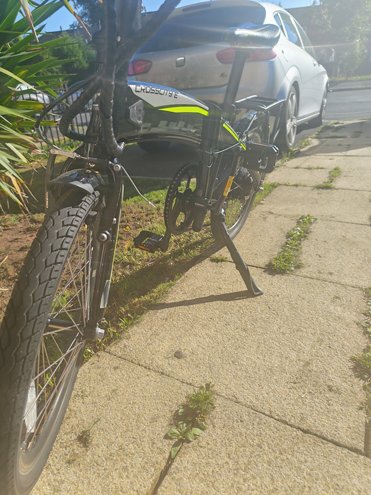 Carrera Crosscity E folding bike , 20'' wheels, black/green
