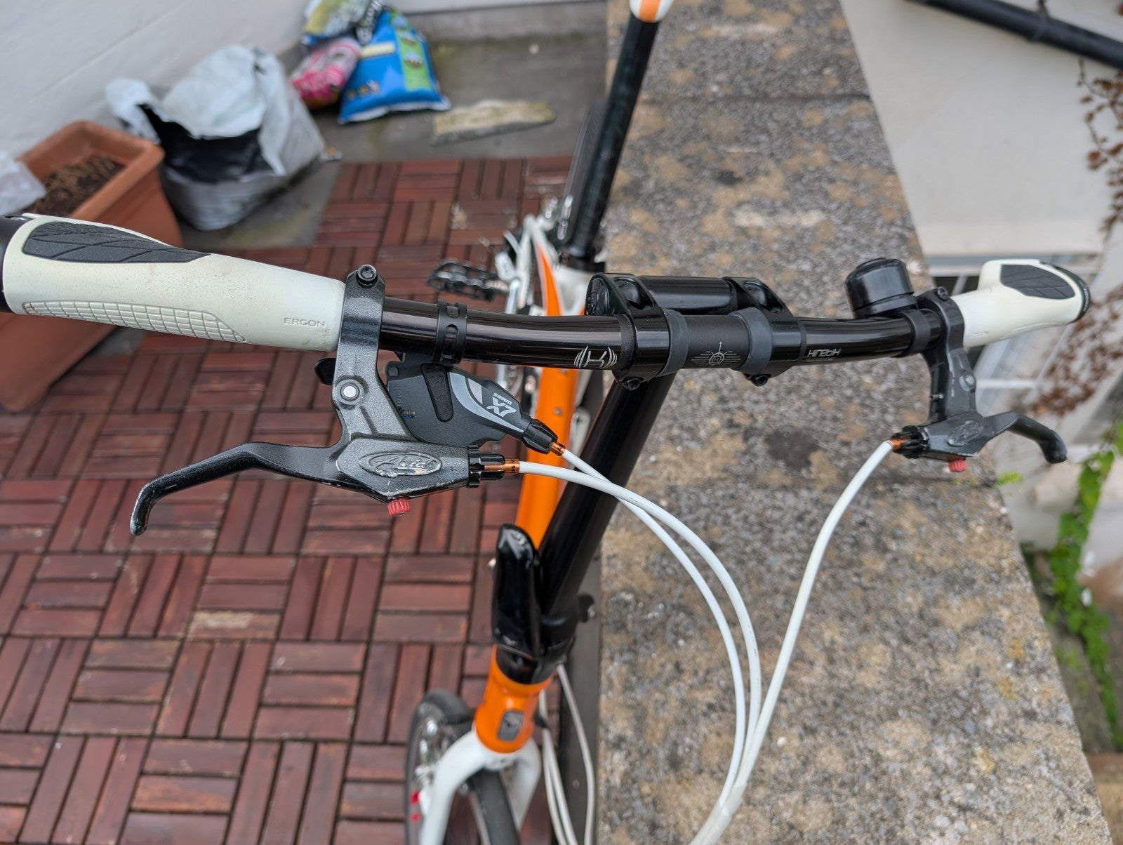 Tern Verge x10 Folding Bike 20in Wheels with upgraded OEM wheelset