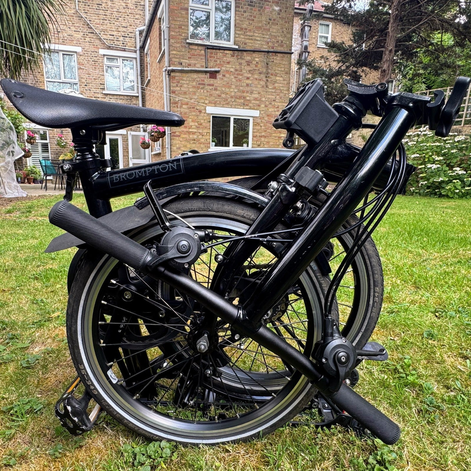 Brompton C‑Line S6L Black Edition Roller Rack – Low Handlebar – 6‑Speed - Brooks