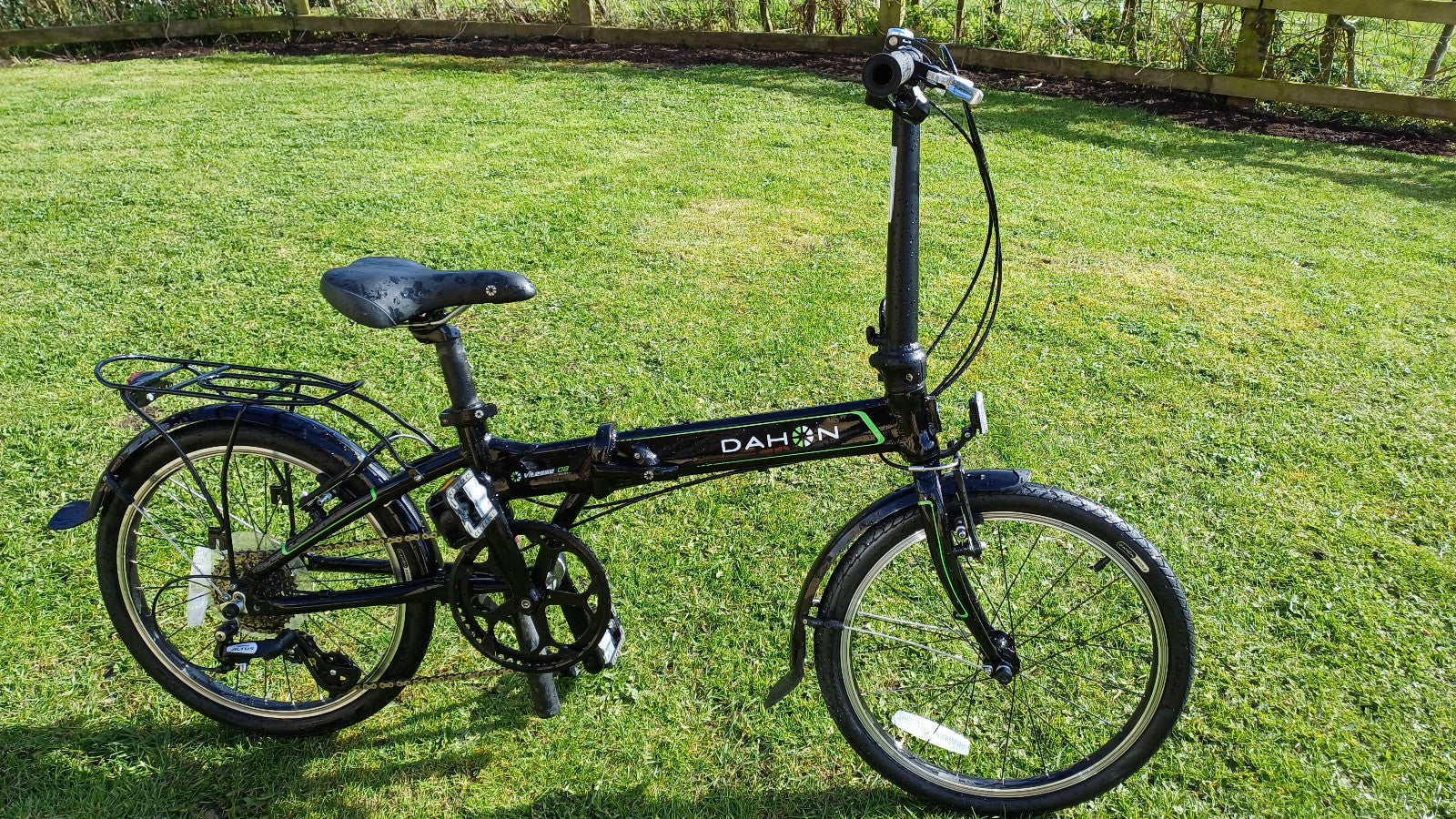 Dahon Vitesse Alloy D8 folding commuter bike, Obsidian black,  superb Condition