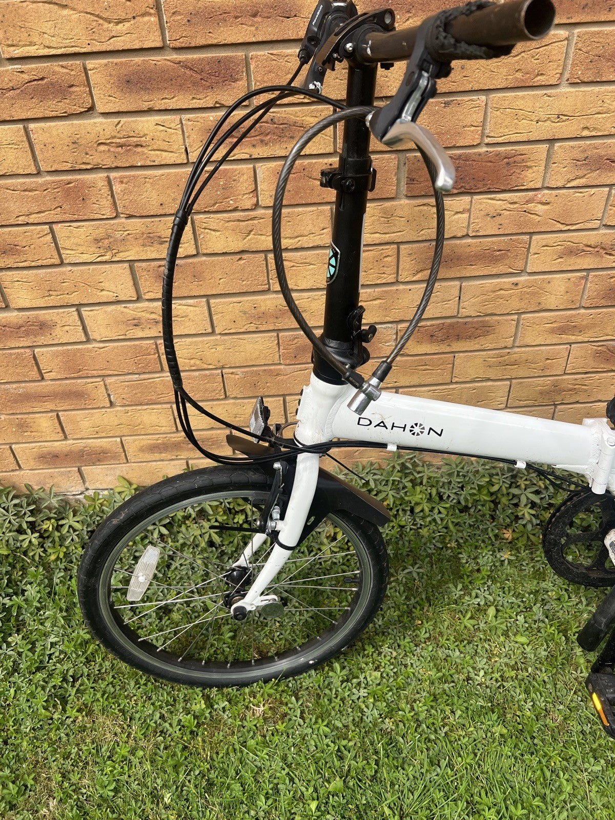 Dahon Vybe D7 Folding Bike (£599 New) white happy to ship