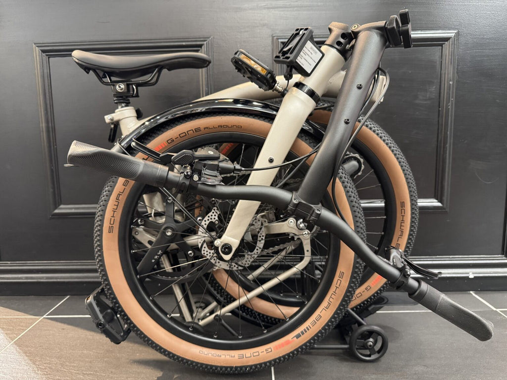 Brompton G-Line Traildust White w Mudguards and Rack, 8 Speed, 2025 L