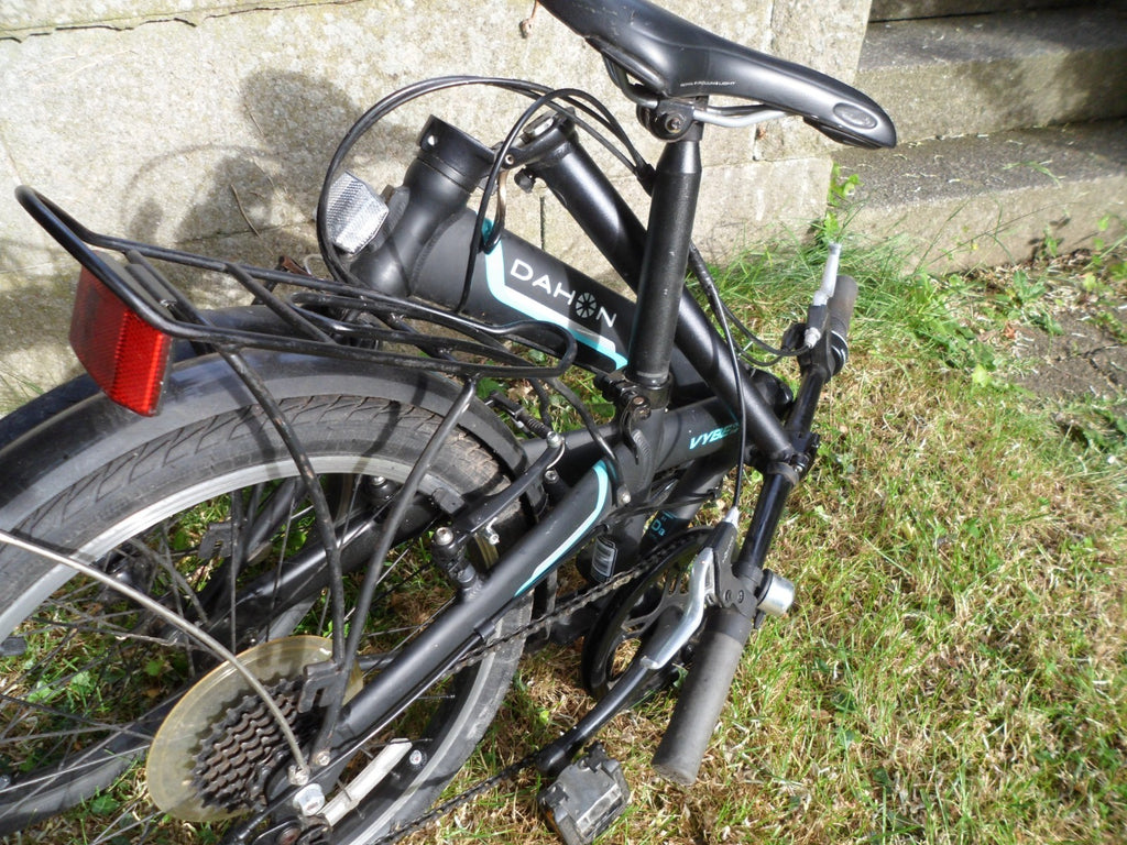 Dahon Vybe 20 Inch Folding Bike ideal commuter bike with rear rack
