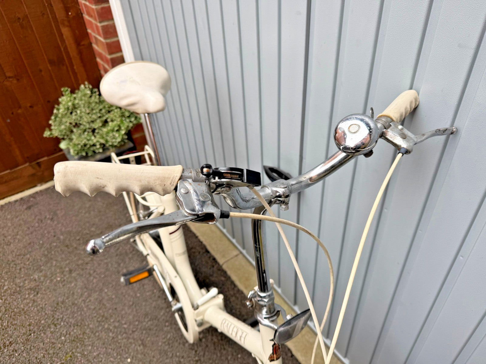 Vintage 1986 Unisex Adults Men's Women's White Raleigh Compact Folding Bike