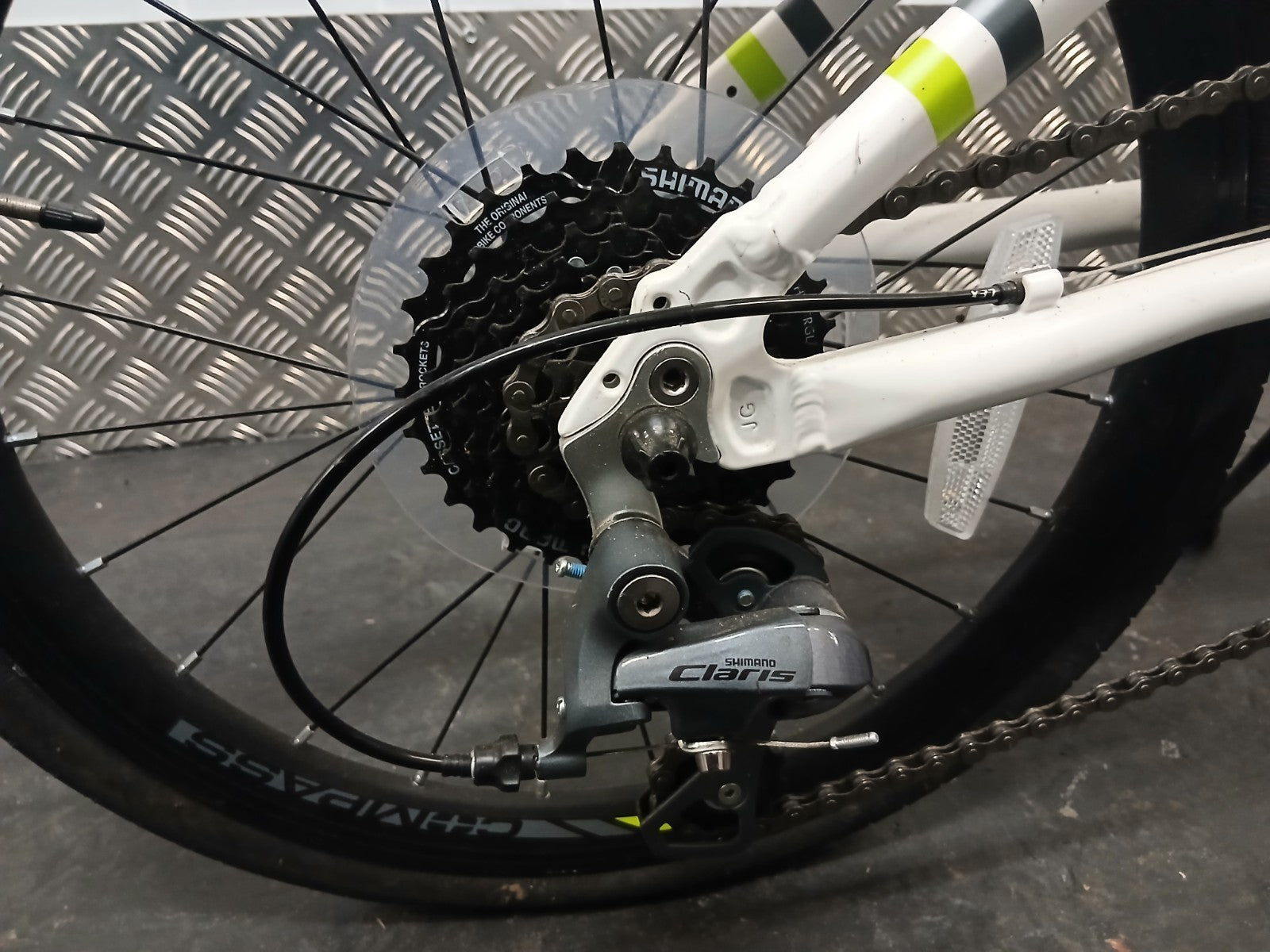 Go Outdoors Compass Northern Folding Bike 20" Wheels White