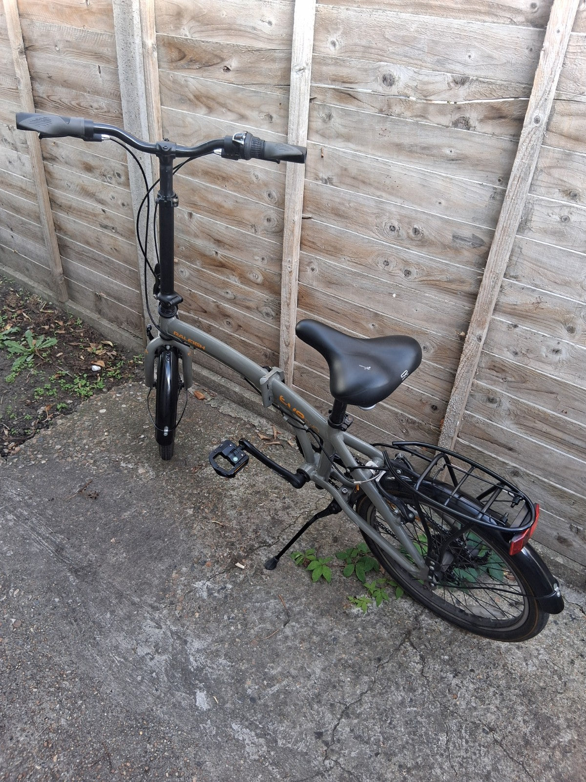 Raleigh Evo Two Folding Bike 7-speed Gears 20inch Wheels