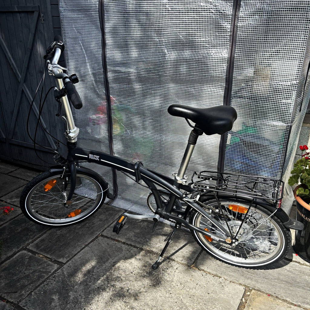 RUCK 20in Folding Bike 7 Speed Black/Silver V-Brakes Rear Rack Mudguards
