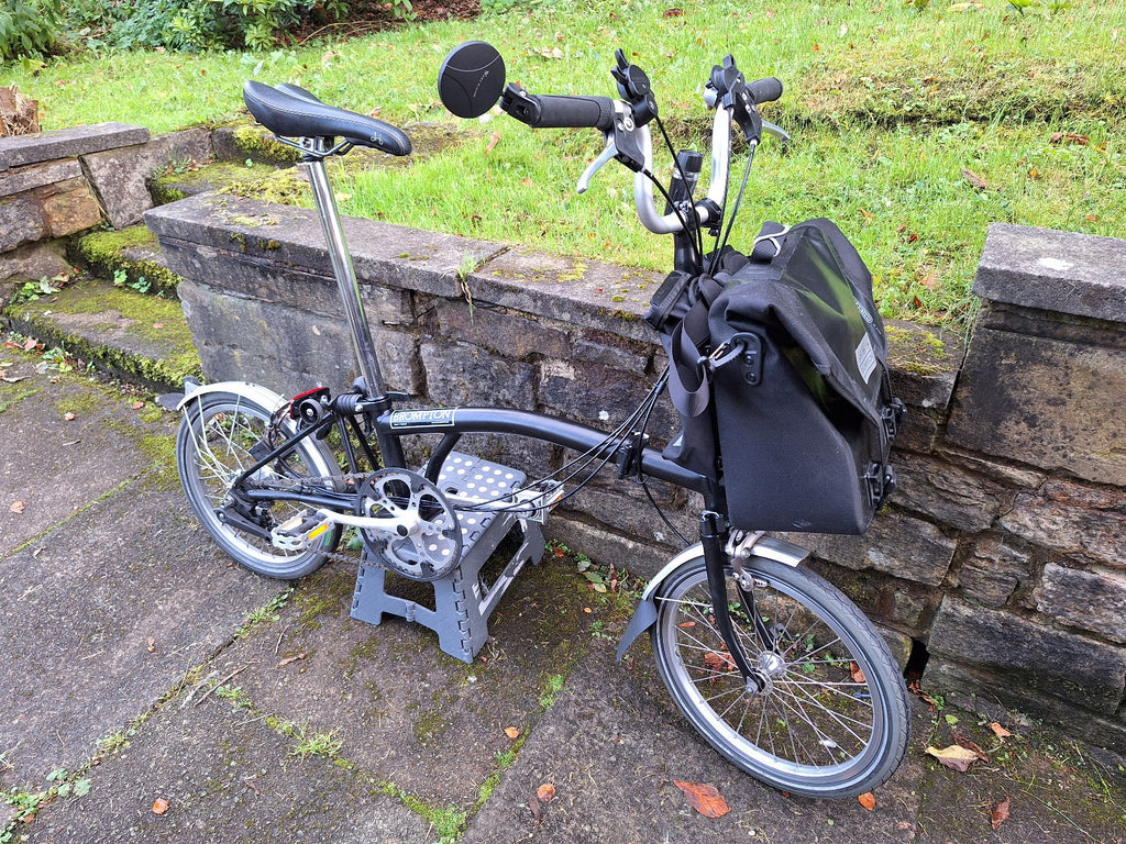 Brompton M6L Folding 6 Speed Bike, Frame Bag, Useful Extras