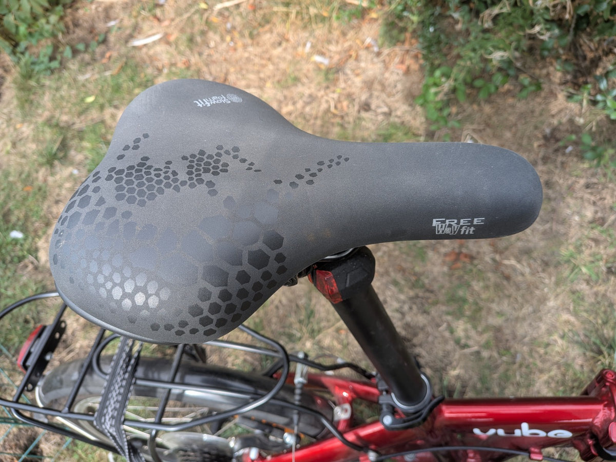 2025 Dahon Vybe (RED) 20in Folding Bike 7 Speed V-Brakes Rear Rack Mudguards