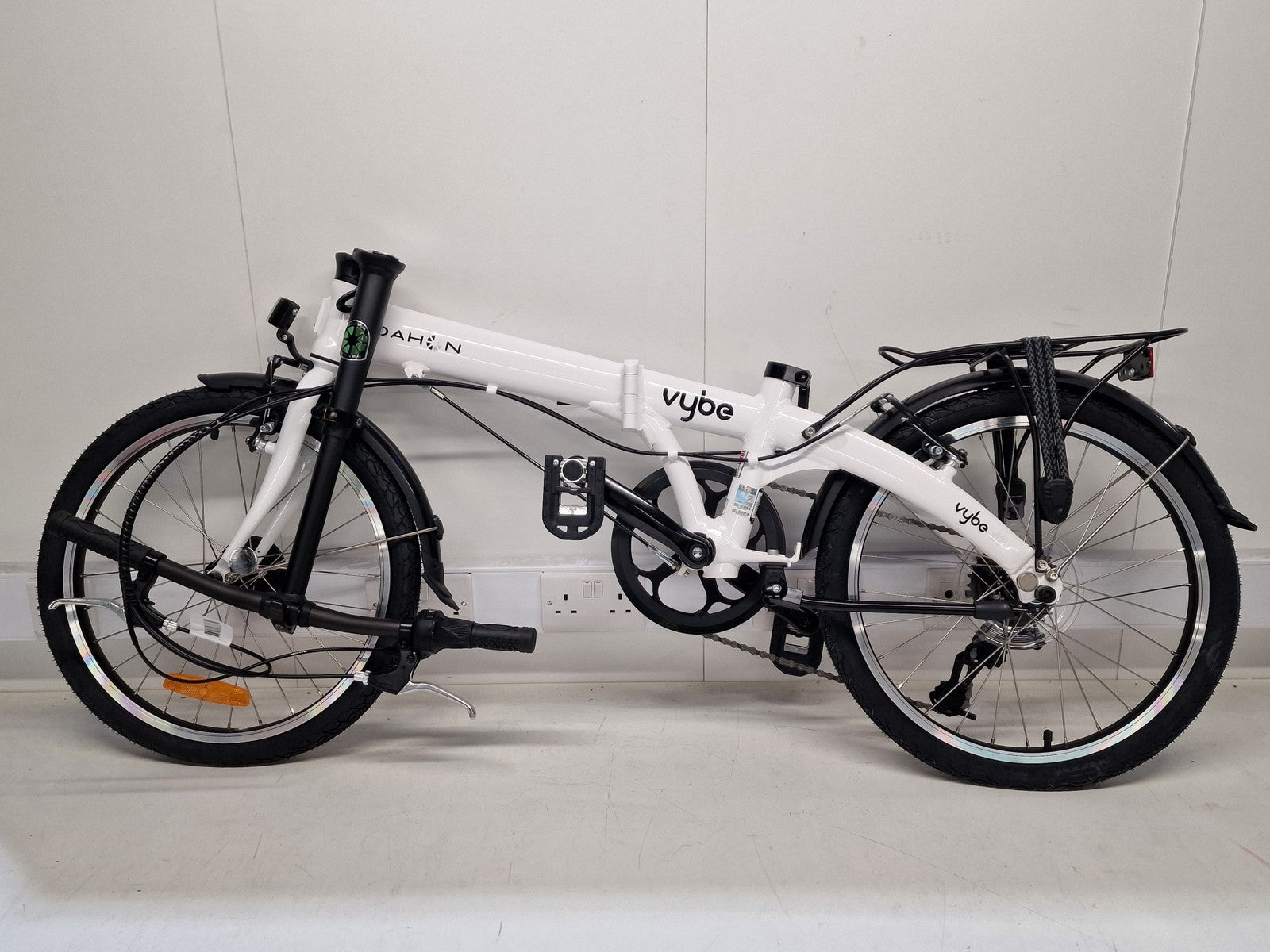 Dahon VYBE D7 Unisex 20" Wheel Compact 12kg 7-Speed Folding Bike - White A