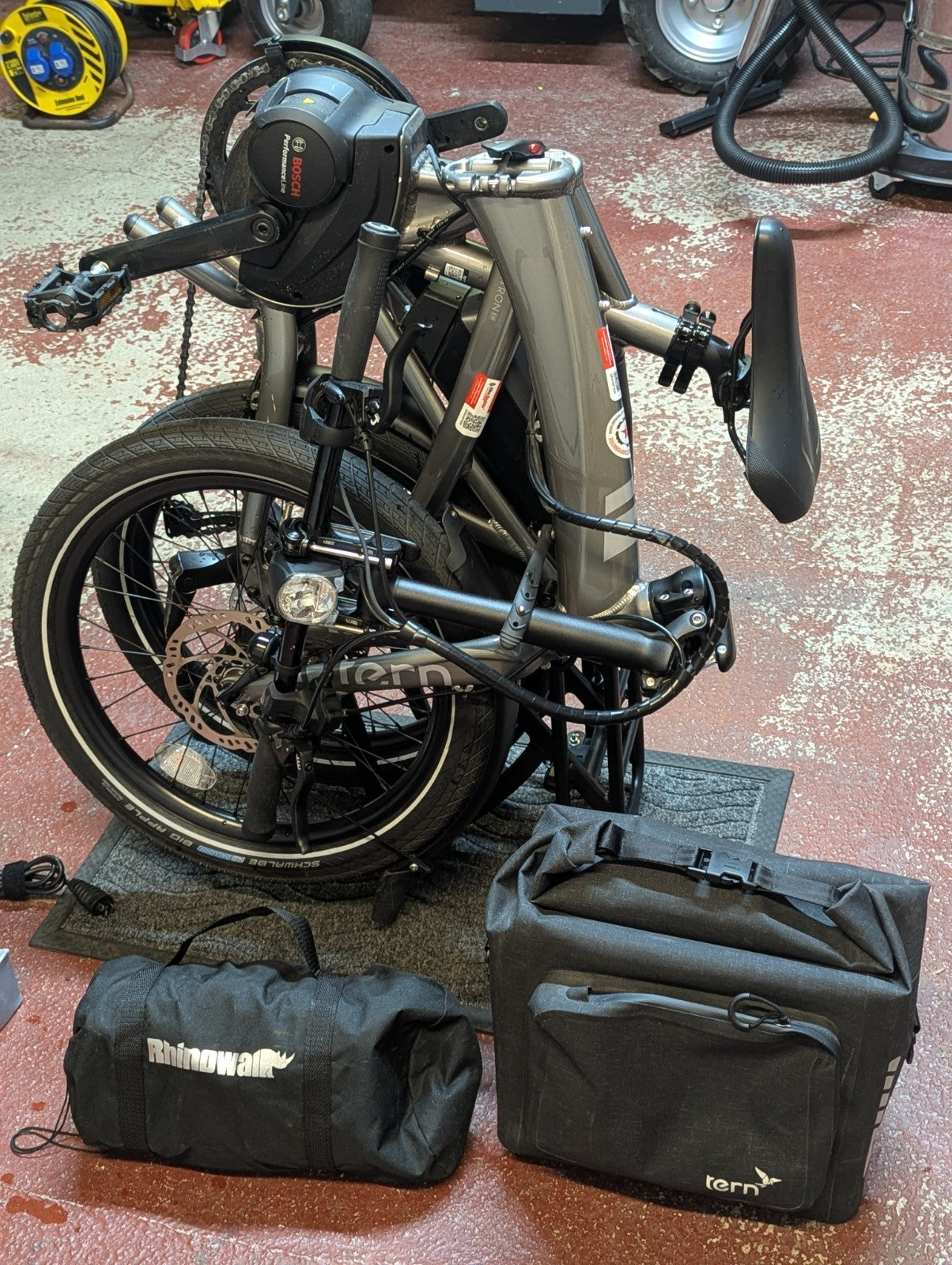 Tern Vektron S10 folding bike. Bosch Performance Line & Shimano Deore 10 gears