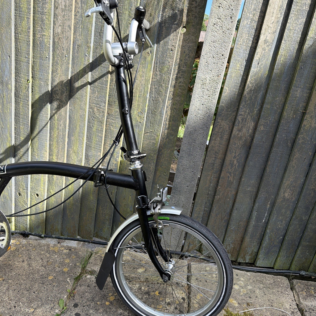 Brompton C-Line M3R Folding Bike with Brompton B Bag Travel Carry Roller Luggage