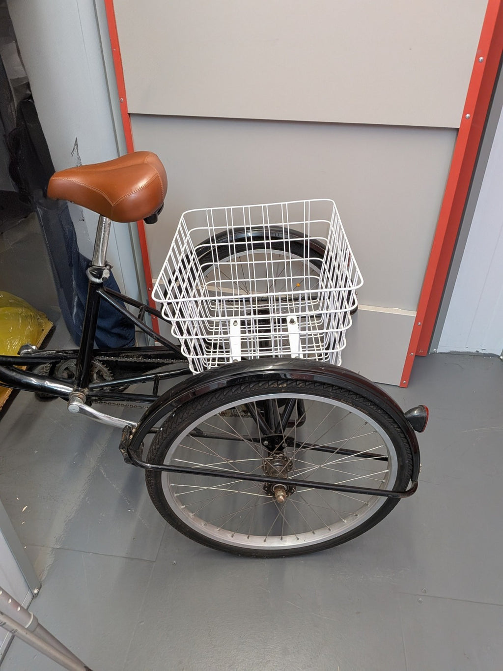 Jorvik Adult folding Trike 26-inch Wheels 6-Speed Two Baskets Black. Serviced.