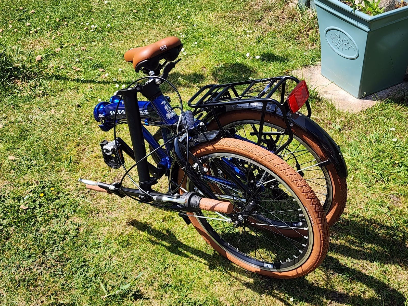 Raleigh Stow A Way / Stowaway - Folding Bike - Lightweight and Compact 20 Inch
