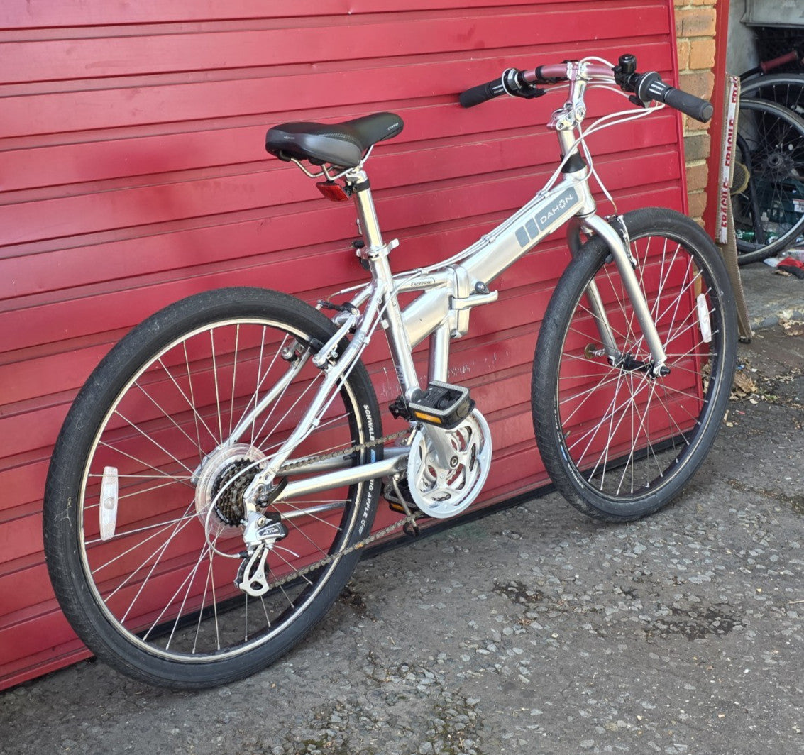 DAHON EXPRESSO FOLD UP FOLDING BIKE (42cm FRAME SIZE w/ 26" WHEELS) VG CONDITION
