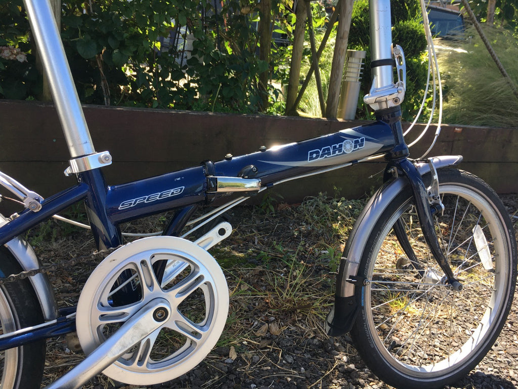 Dahon Speed D7 Folding Bike 7-Speed with brand specific carrier bag. DECENT