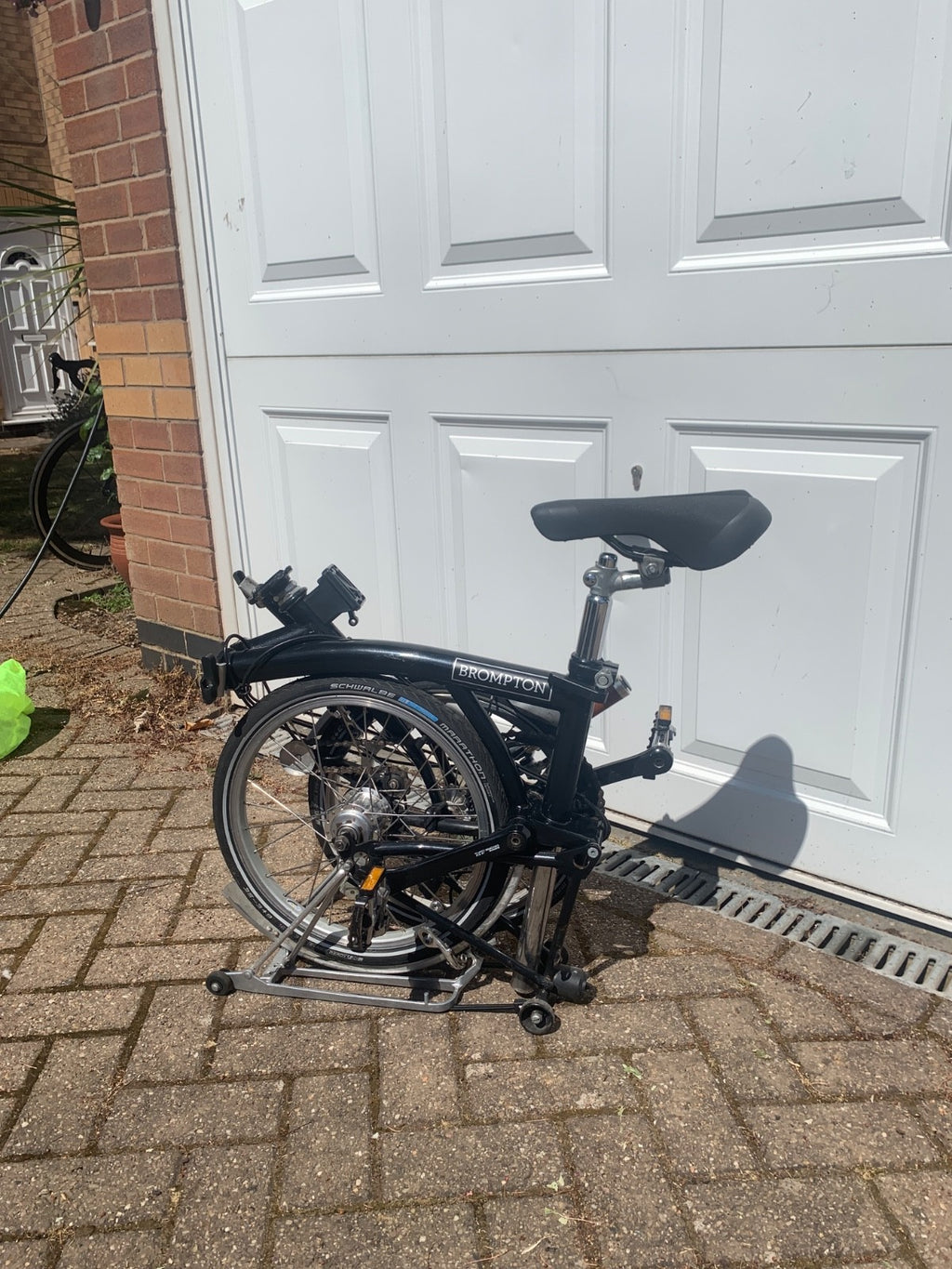 Brompton M3L Folding Bike – Classic Black – 3-Speed Sturmey Archer – Rear Rack –