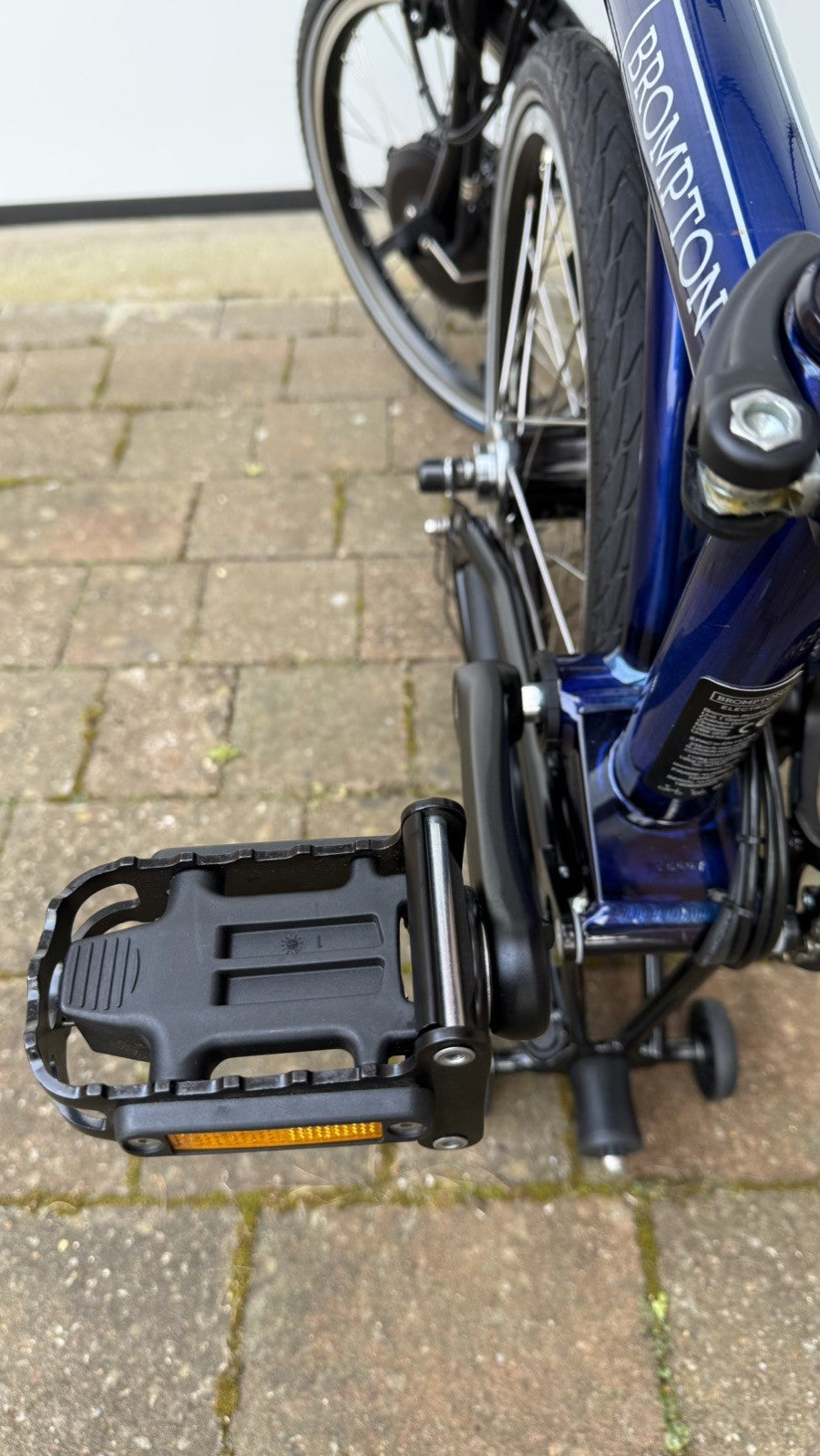 Brompton - C Line E-Folding Bike - M6L -Bolt Blue Lacquer - Near Mint Condition