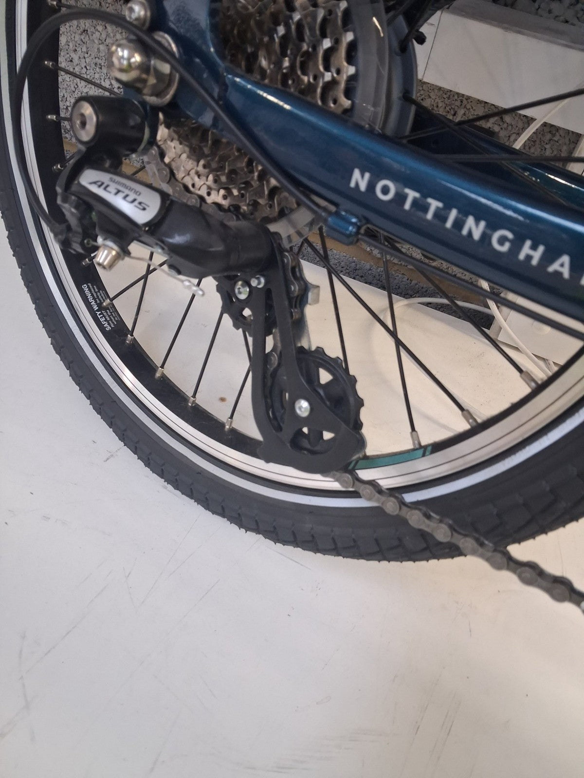 Raleigh 2019 Evo Alloy Folding Bike 20" Wheel Blue Green (Scratch/No Battery)