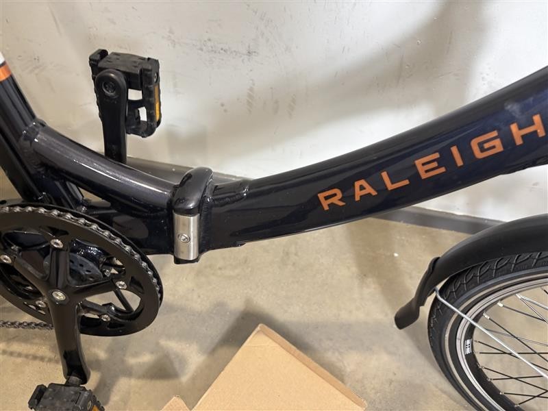 Raleigh Stow-E-Way 20" Folding Bike - Missing Battery