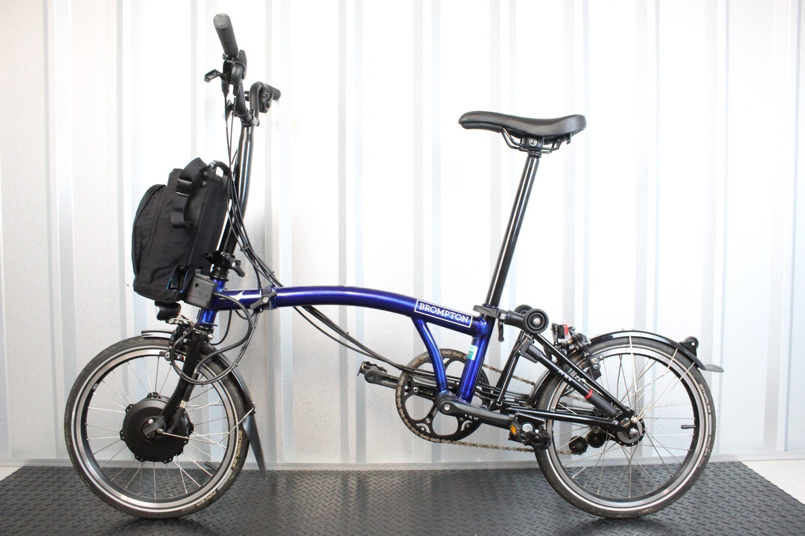 Brompton C-Line E 6 Speed Bolt Blue Lacquer - Lightly Used