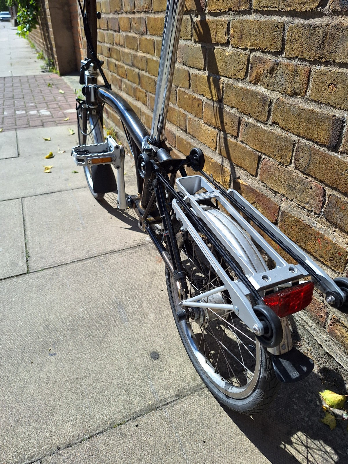 Brompton C Line Explore - 6 Speed - Mid Bar - Gloss Lacquer 2022