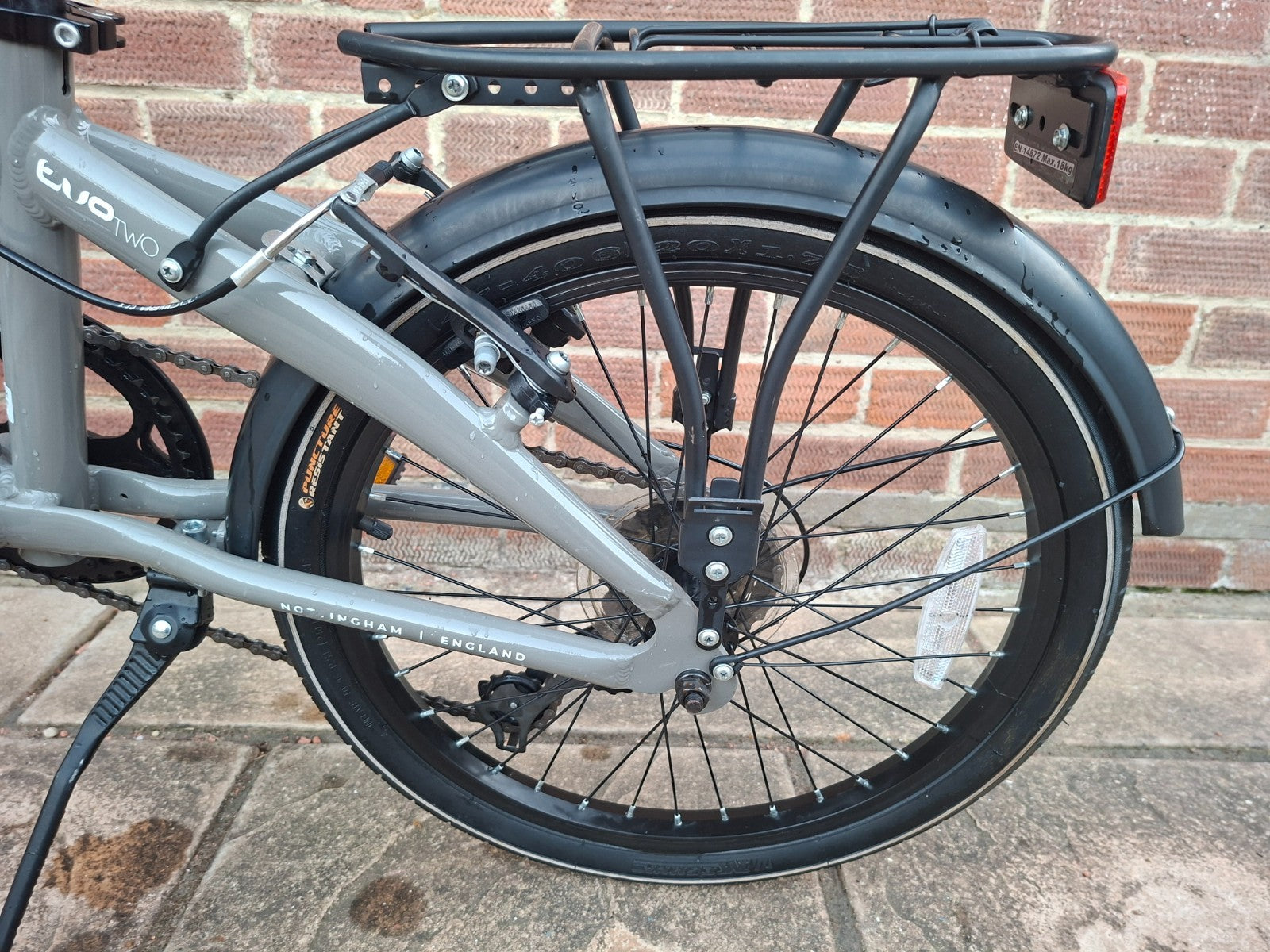 Raleigh Evo Two Folding Bike 20" Aluminium Frame, 7-Speed with Rear Rack & Stand